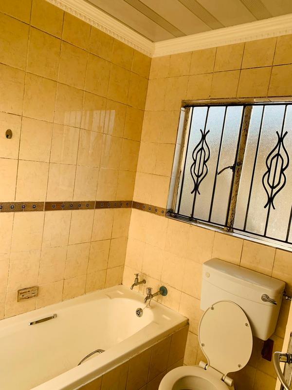 2 Bedroom Property for Sale in Bramley Gardens Gauteng