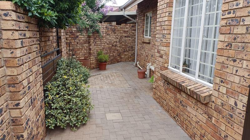 2 Bedroom Property for Sale in Montana Gauteng