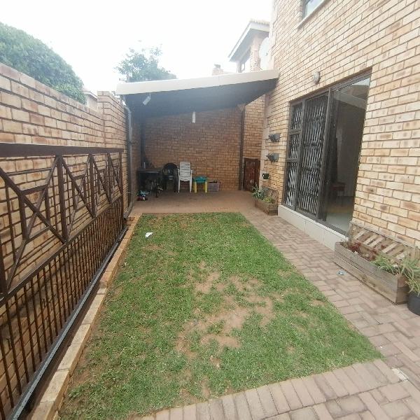 To Let 3 Bedroom Property for Rent in Honeydew Manor Gauteng