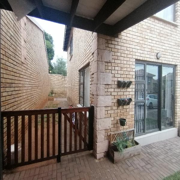 To Let 3 Bedroom Property for Rent in Honeydew Manor Gauteng