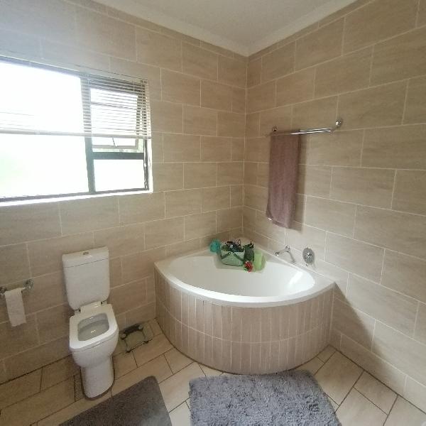 To Let 3 Bedroom Property for Rent in Honeydew Manor Gauteng