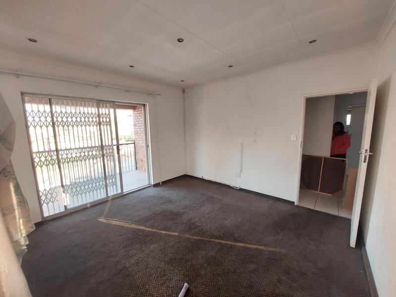 6 Bedroom Property for Sale in Laudium Gauteng