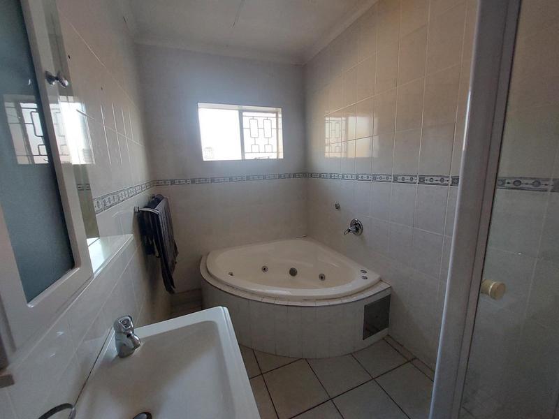 6 Bedroom Property for Sale in Laudium Gauteng