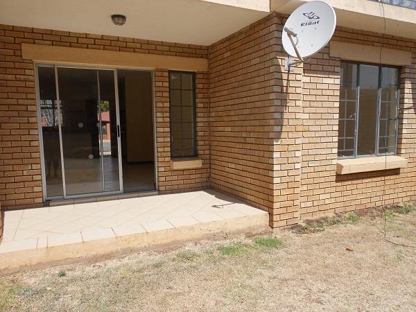 To Let 2 Bedroom Property for Rent in Karenpark Gauteng