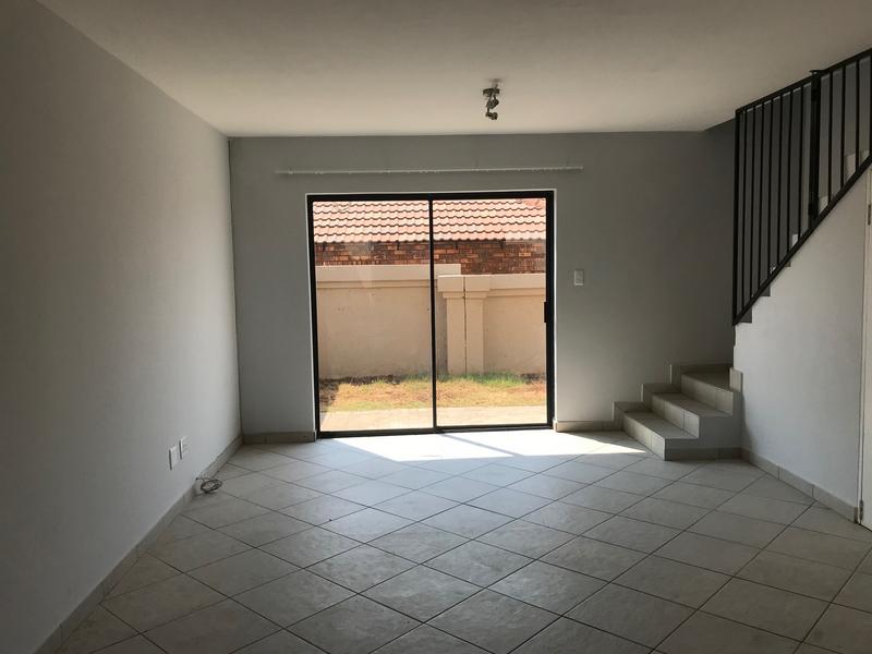 To Let 2 Bedroom Property for Rent in Heatherview Gauteng