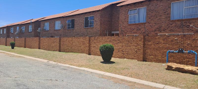 2 Bedroom Property for Sale in Groeneweide Gauteng