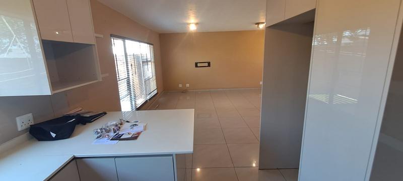 2 Bedroom Property for Sale in Groeneweide Gauteng