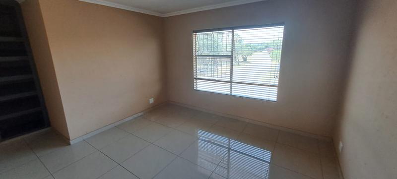 2 Bedroom Property for Sale in Groeneweide Gauteng