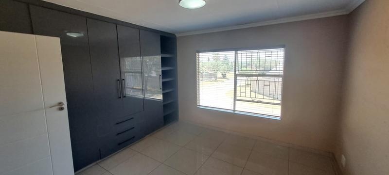 2 Bedroom Property for Sale in Groeneweide Gauteng