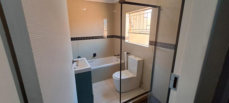 2 Bedroom Property for Sale in Groeneweide Gauteng