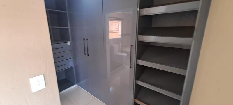 2 Bedroom Property for Sale in Groeneweide Gauteng