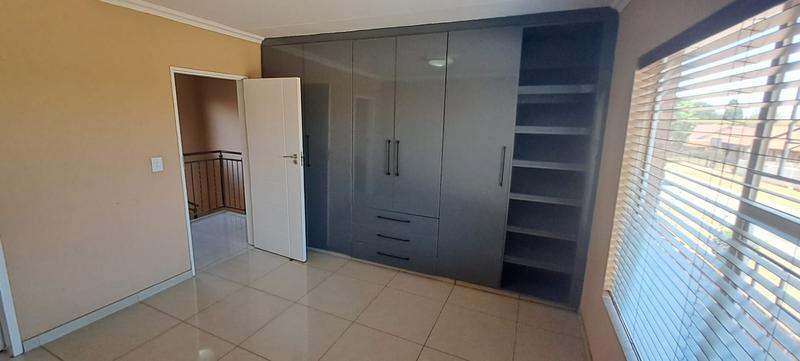 2 Bedroom Property for Sale in Groeneweide Gauteng