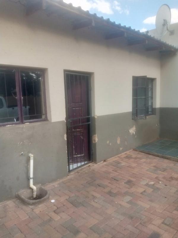 To Let 1 Bedroom Property for Rent in Primrose Hill Gauteng