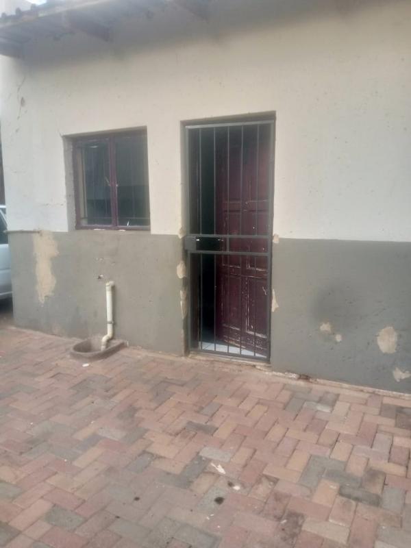 To Let 1 Bedroom Property for Rent in Primrose Hill Gauteng