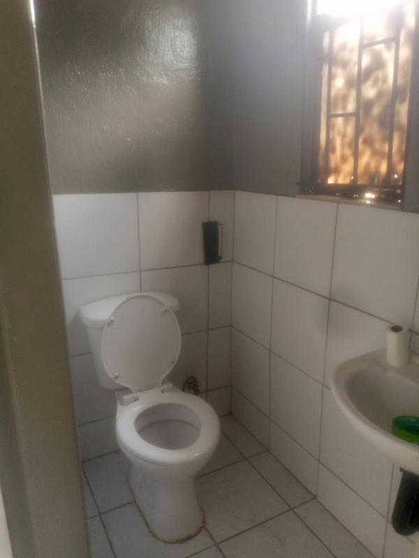 To Let 1 Bedroom Property for Rent in Primrose Hill Gauteng