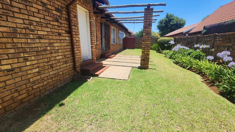 To Let 2 Bedroom Property for Rent in Rooihuiskraal North Gauteng