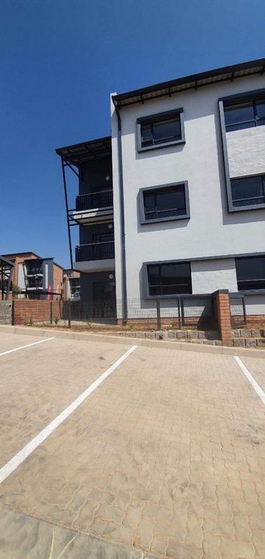 To Let 2 Bedroom Property for Rent in Waterfall Gauteng