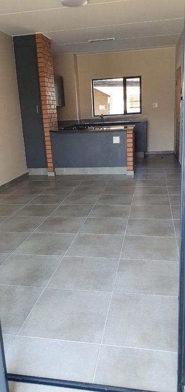 To Let 2 Bedroom Property for Rent in Waterfall Gauteng