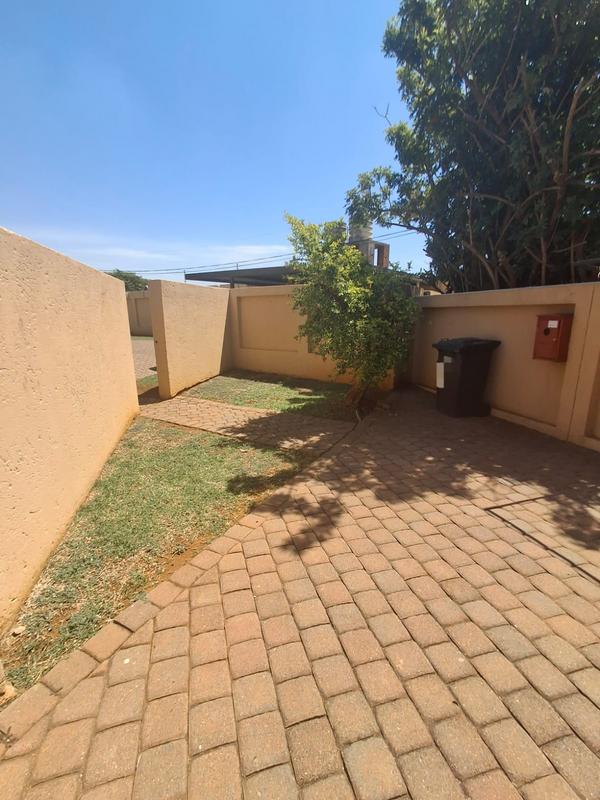 To Let 1 Bedroom Property for Rent in Annlin Gauteng