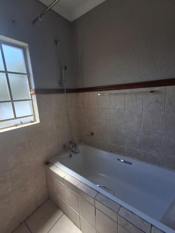 To Let 1 Bedroom Property for Rent in Annlin Gauteng