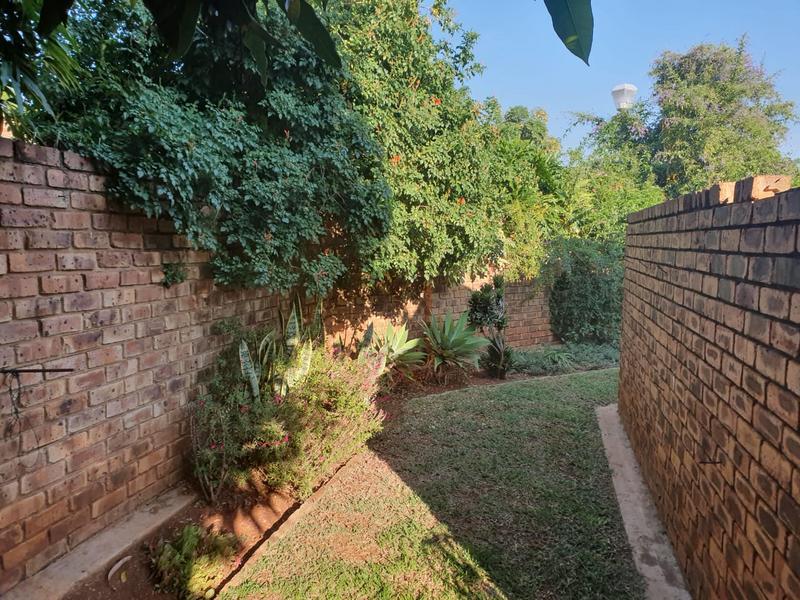 2 Bedroom Property for Sale in Magalieskruin Gauteng