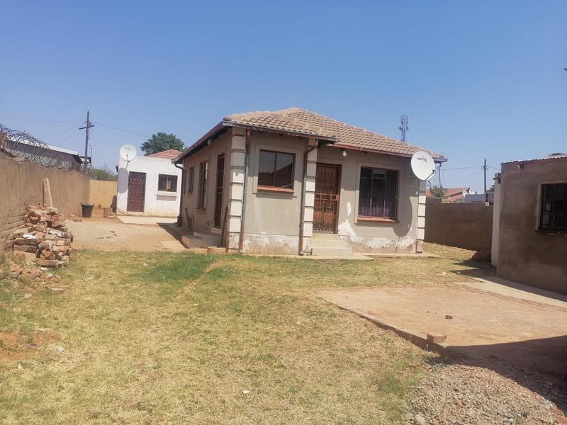 2 Bedroom Property for Sale in Lotus Gardens Gauteng