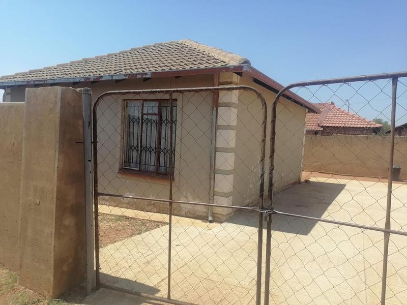 2 Bedroom Property for Sale in Lotus Gardens Gauteng