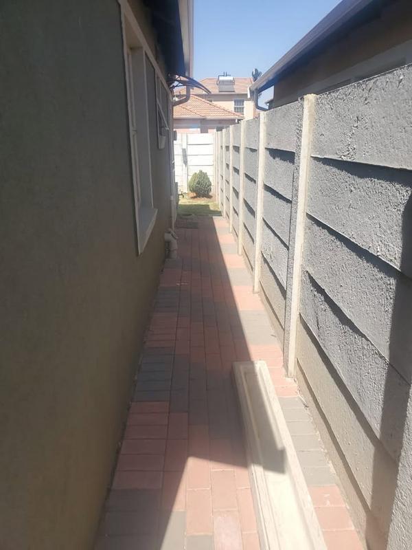 To Let 3 Bedroom Property for Rent in Albertsdal Gauteng