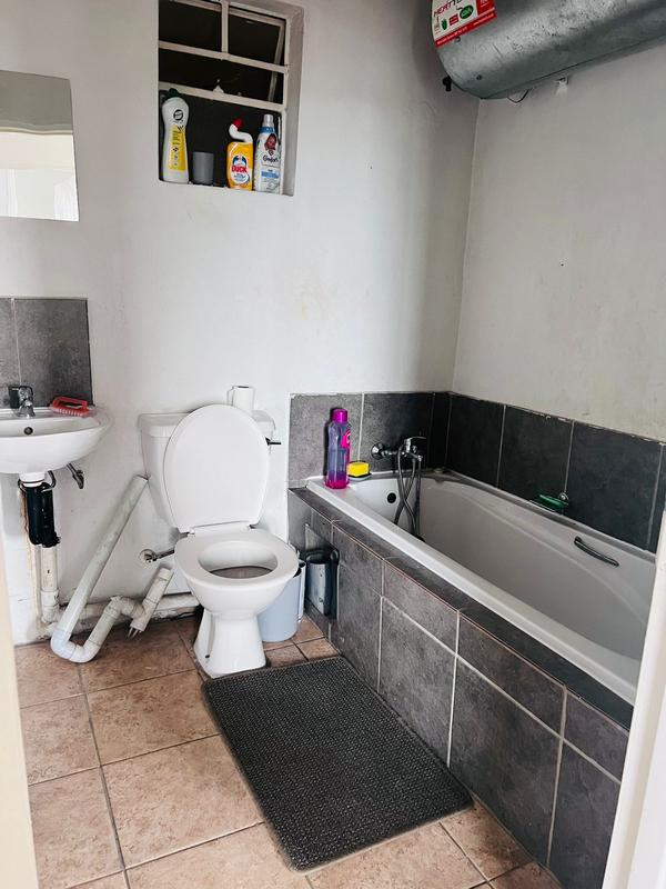 2 Bedroom Property for Sale in Fleurhof Gauteng