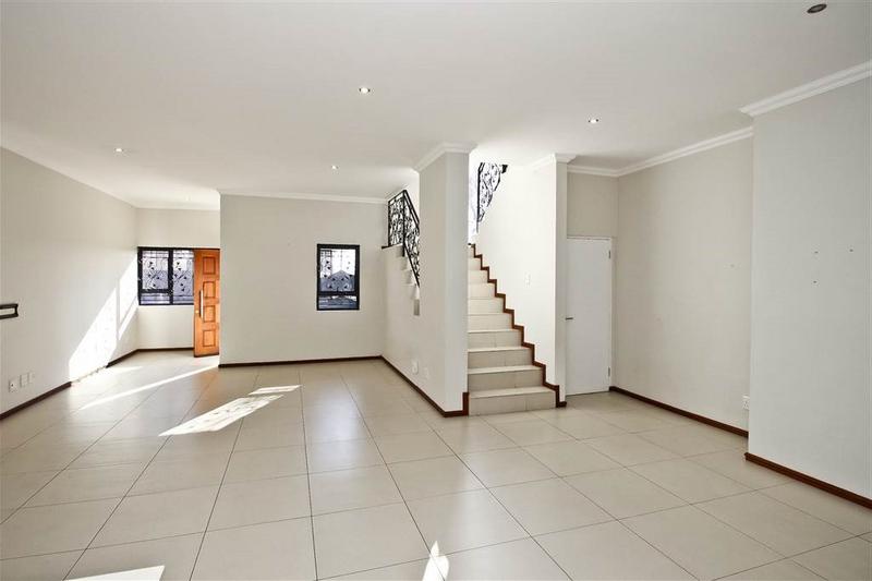 To Let 3 Bedroom Property for Rent in Emmarentia Gauteng