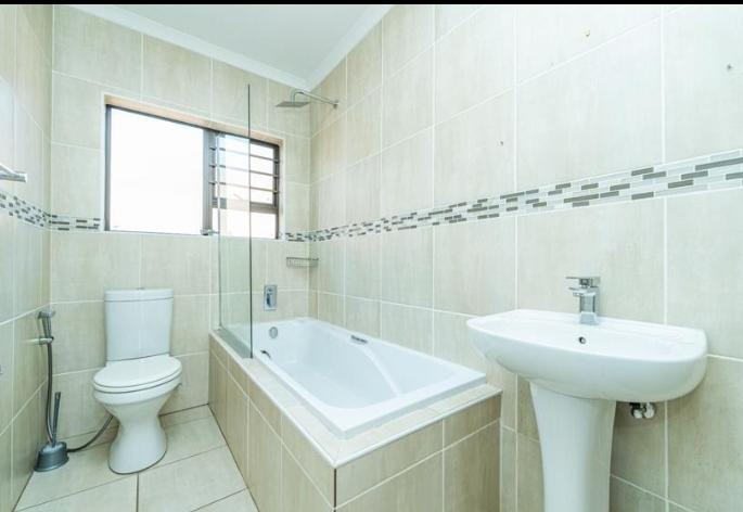 To Let 3 Bedroom Property for Rent in Eldoraigne Gauteng