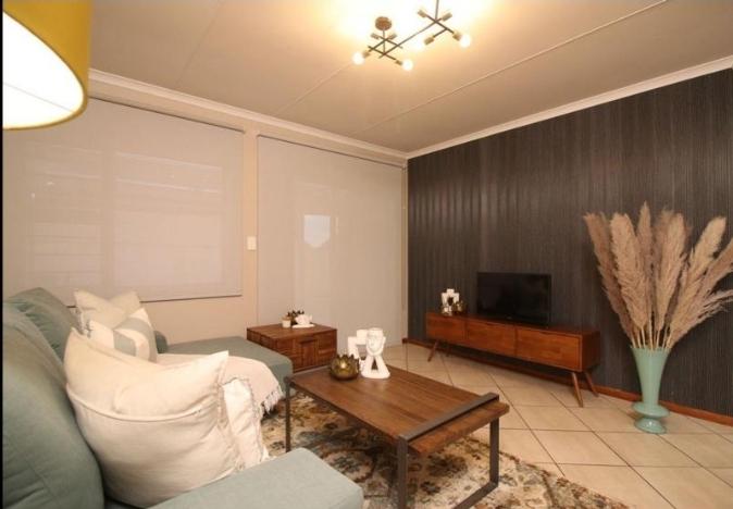 To Let 3 Bedroom Property for Rent in Eldoraigne Gauteng