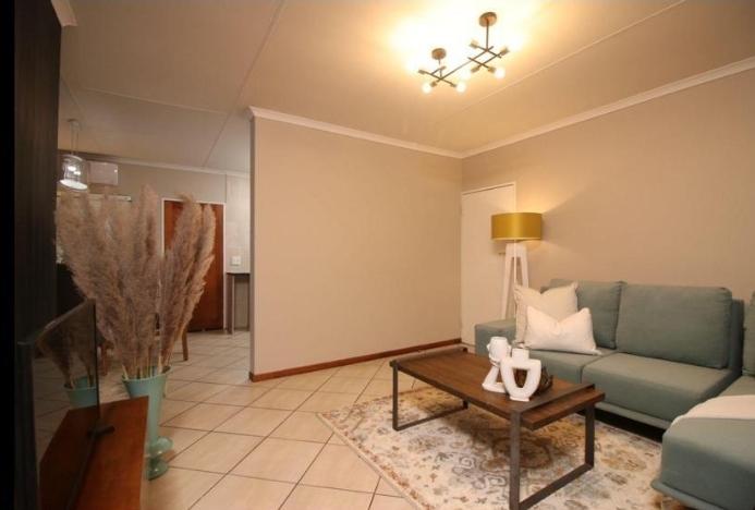 To Let 3 Bedroom Property for Rent in Eldoraigne Gauteng