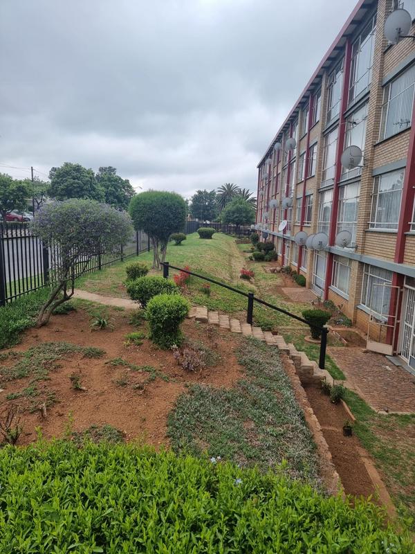 To Let 2 Bedroom Property for Rent in Symhurst Gauteng