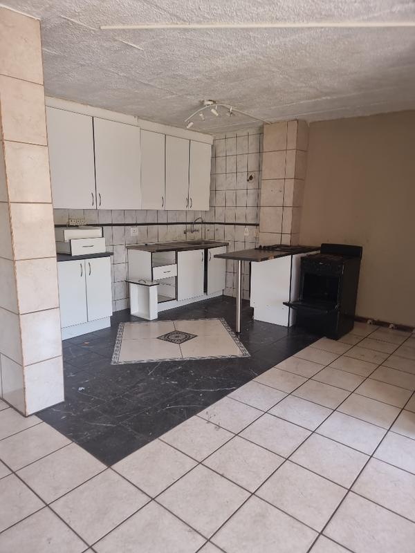 To Let 2 Bedroom Property for Rent in Symhurst Gauteng