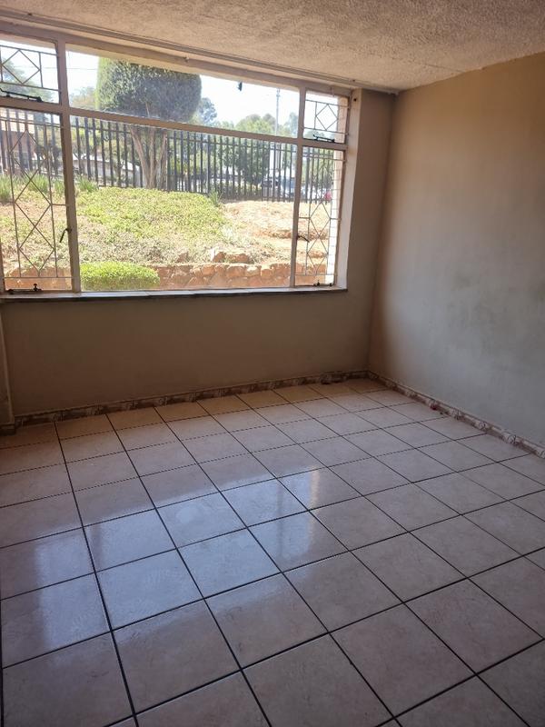 To Let 2 Bedroom Property for Rent in Symhurst Gauteng