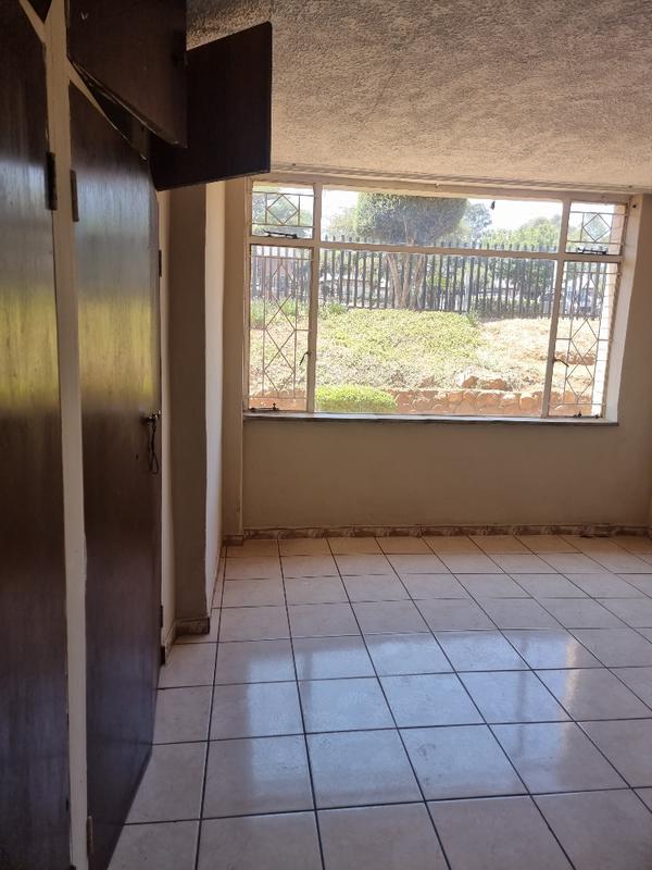 To Let 2 Bedroom Property for Rent in Symhurst Gauteng