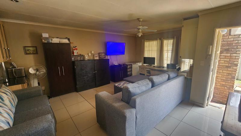 2 Bedroom Property for Sale in Doornpoort Gauteng