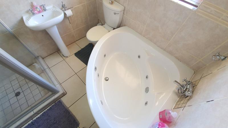 3 Bedroom Property for Sale in Heatherview Gauteng