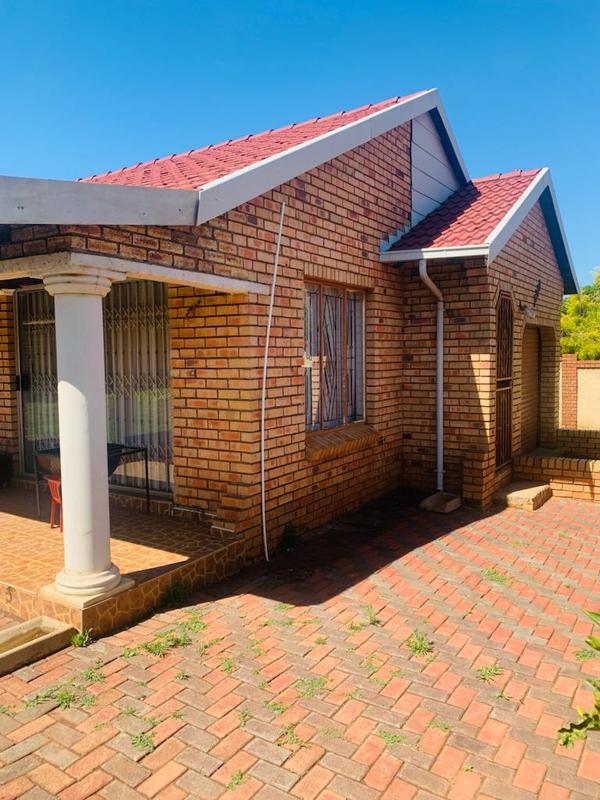 To Let 3 Bedroom Property for Rent in Hospital View Gauteng