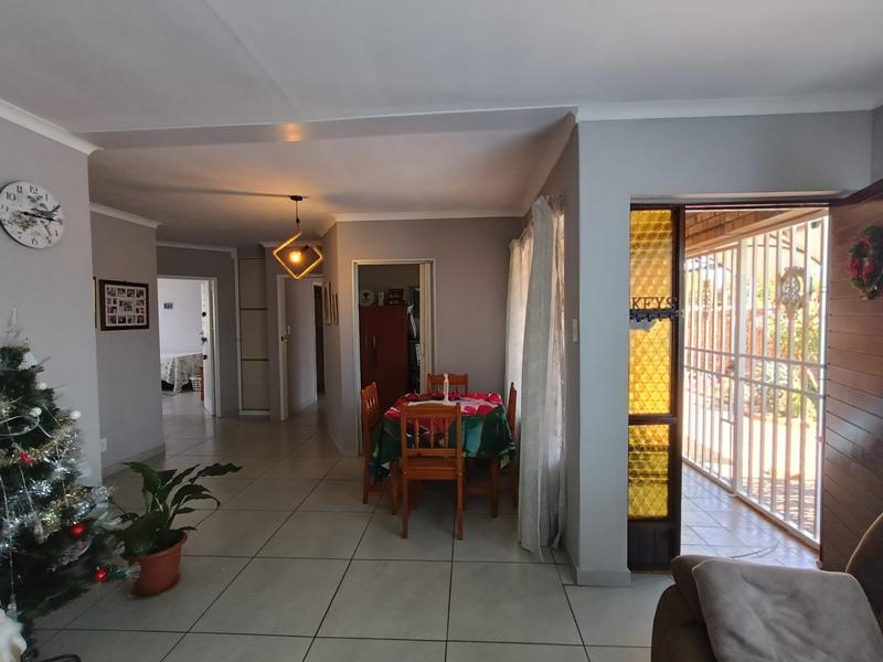 2 Bedroom Property for Sale in Strubenvale Gauteng