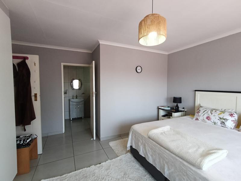 2 Bedroom Property for Sale in Strubenvale Gauteng