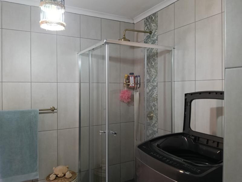 2 Bedroom Property for Sale in Strubenvale Gauteng