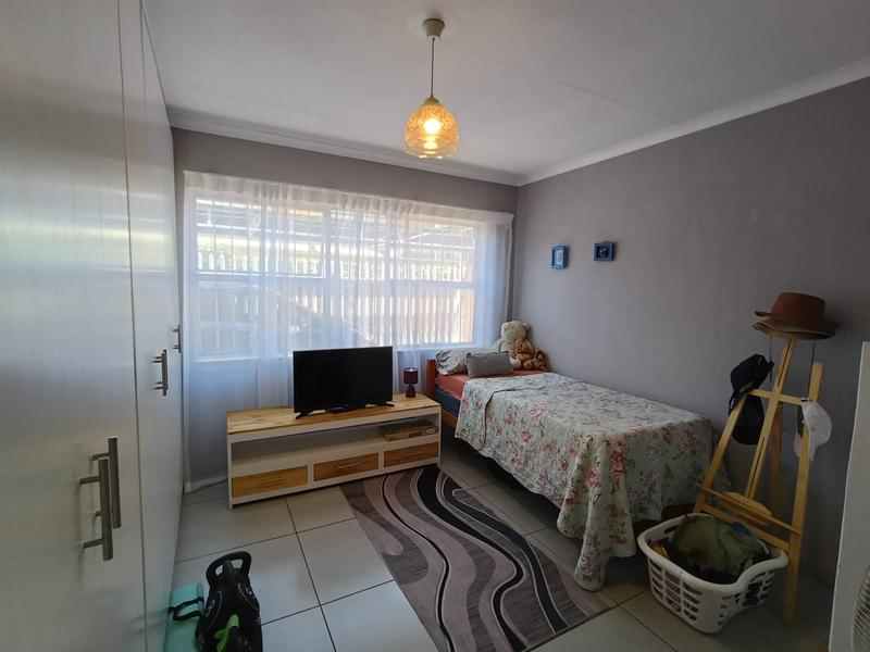 2 Bedroom Property for Sale in Strubenvale Gauteng