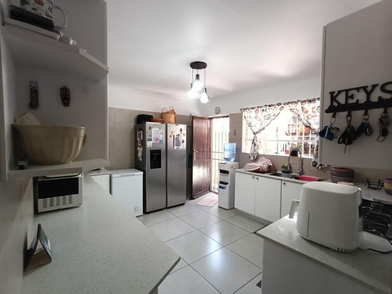 2 Bedroom Property for Sale in Strubenvale Gauteng