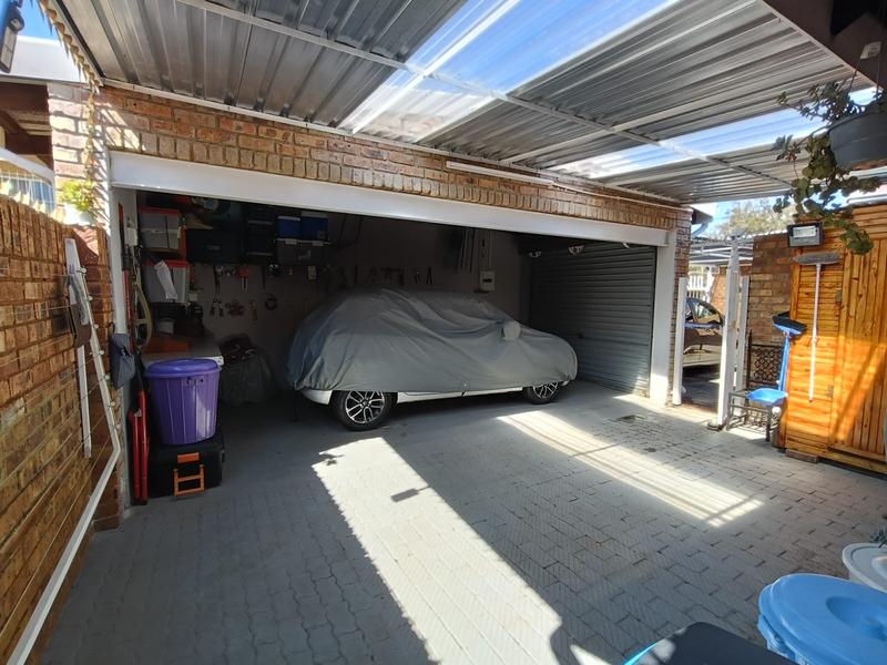 2 Bedroom Property for Sale in Strubenvale Gauteng