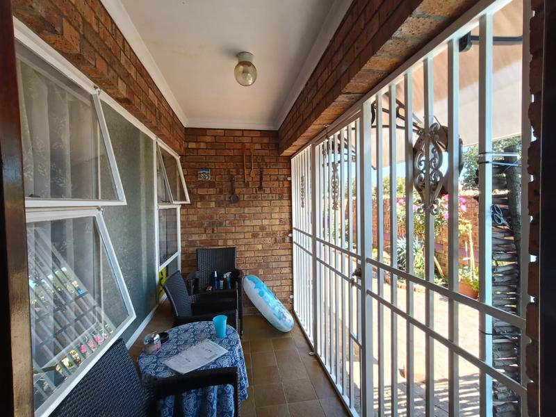 2 Bedroom Property for Sale in Strubenvale Gauteng