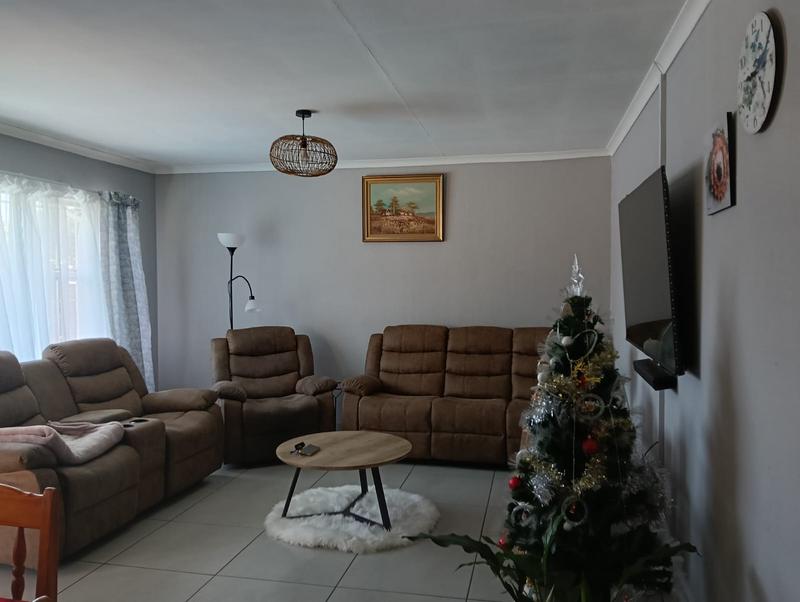 2 Bedroom Property for Sale in Strubenvale Gauteng