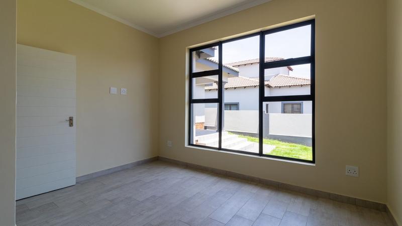 3 Bedroom Property for Sale in Wildtuinpark Gauteng