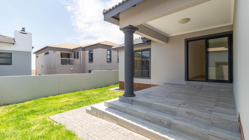 3 Bedroom Property for Sale in Wildtuinpark Gauteng